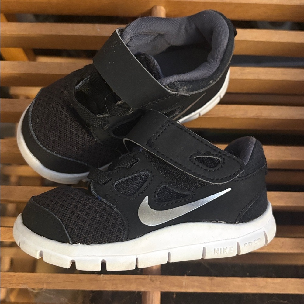 Nike Free Run 2 Velcro Running Shoes
